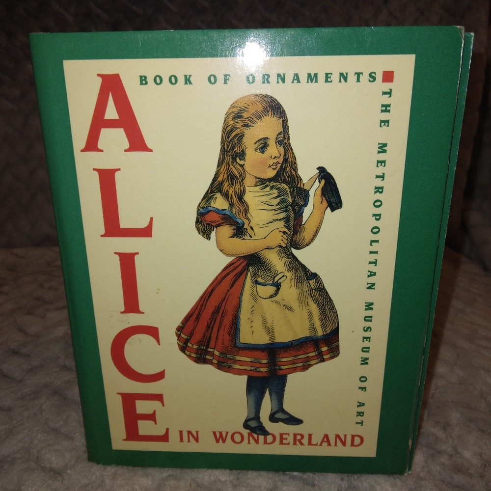 Alice in Wonderland: A Book of Ornaments